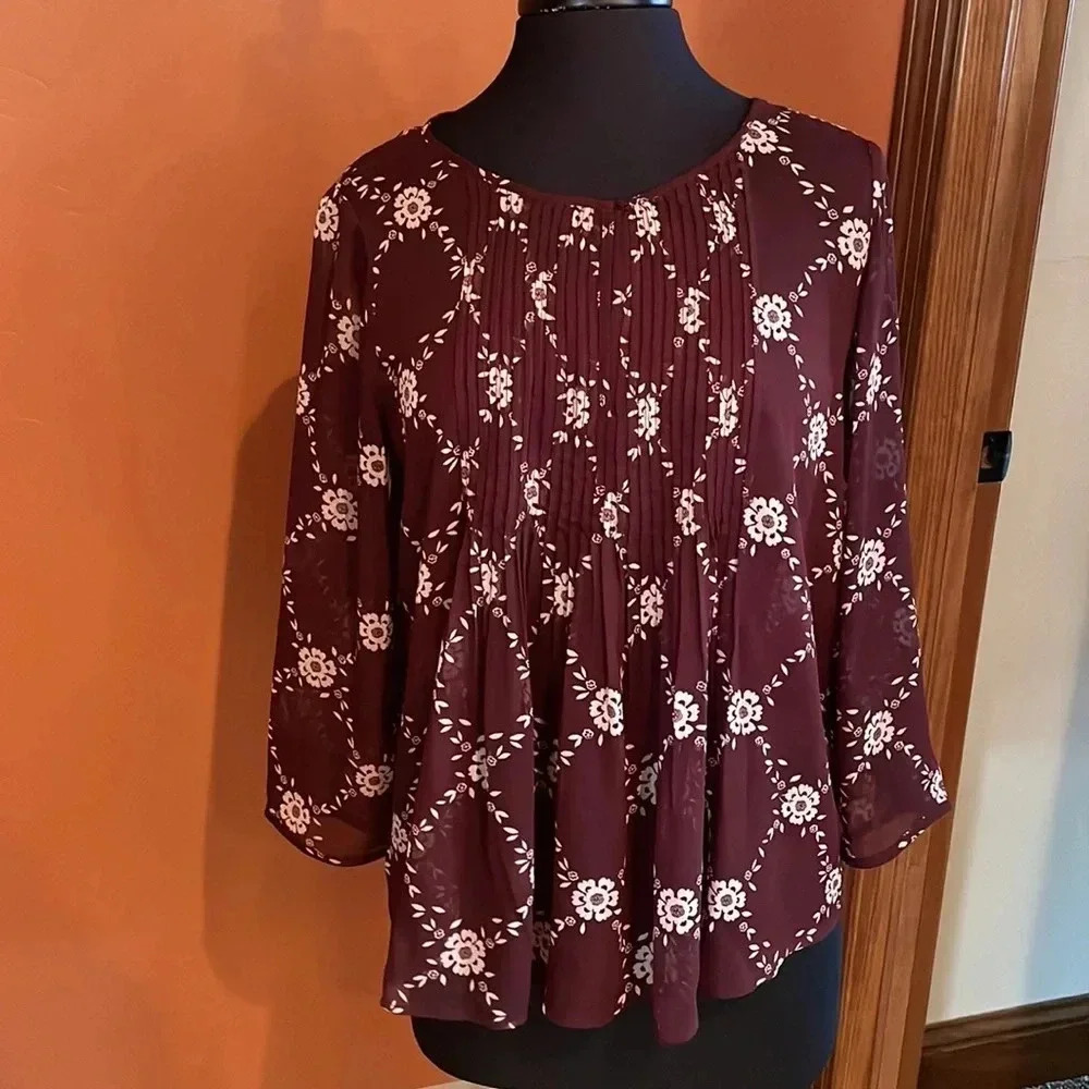 Old Navy Maroon Blouse‎ M